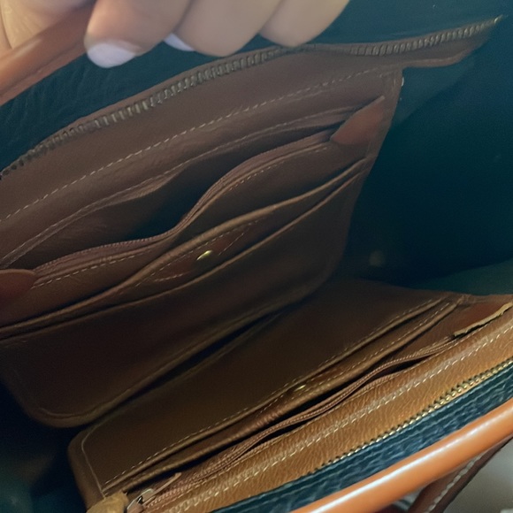 Dooney and Bourke purse - Picture 5 of 5